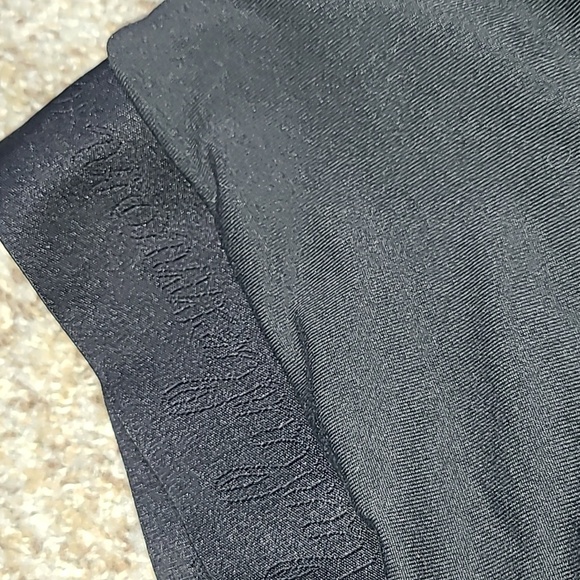 Lululemon Athletica Crop Leggins with Skirt Overlay - Picture 3 of 8